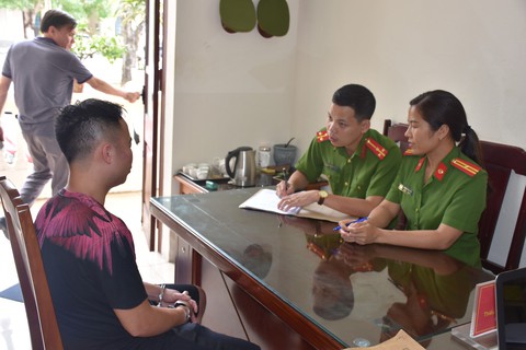 22 thanh niên Hà Nội về Sầm Sơn làm sinh nhật quay cuồng với ma túy - Ảnh 3. 22 thanh niên Hà Nội về Sầm Sơn làm sinh nhật quay cuồng với ma túy - Ảnh 3.