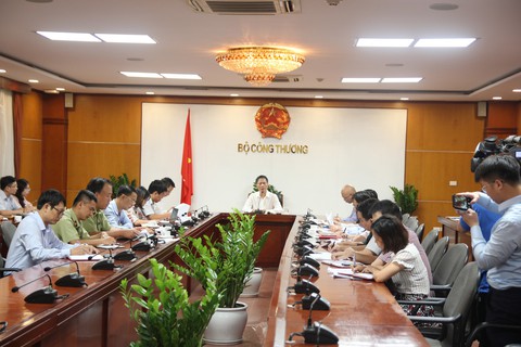 Rà soát ngành hàng có nguy cơ phát triển nóng, chặn gian lận xuất xứ - Ảnh 1. Rà soát ngành hàng có nguy cơ phát triển nóng, chặn gian lận xuất xứ - Ảnh 1.