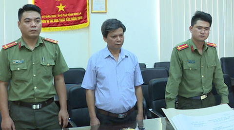 Vụ gian lận thi cử Sơn La: Không đủ căn cứ truy cứu nhóm tội hối lộ - Ảnh 2. Vụ gian lận thi cử Sơn La: Không đủ căn cứ truy cứu nhóm tội hối lộ - Ảnh 2.