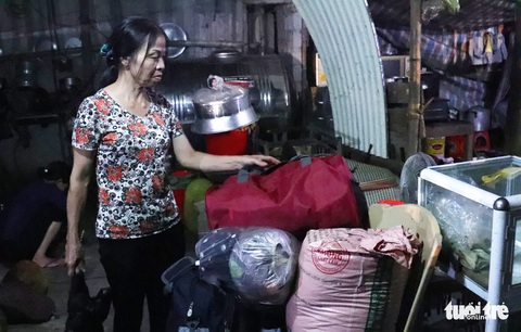 Suốt đêm cứu rừng cháy đỏ đất đỏ trời ở Hà Tĩnh - Ảnh 10. Suốt đêm cứu rừng cháy đỏ đất đỏ trời ở Hà Tĩnh - Ảnh 10.