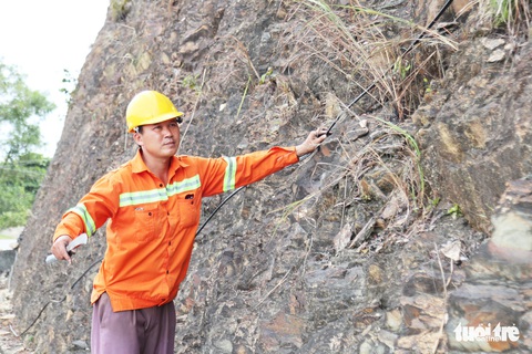 Dân Hà Tĩnh xót xa nhìn rừng thông bị ‘giặc lửa’ thiêu rụi - Ảnh 16. Dân Hà Tĩnh xót xa nhìn rừng thông bị ‘giặc lửa’ thiêu rụi - Ảnh 16.