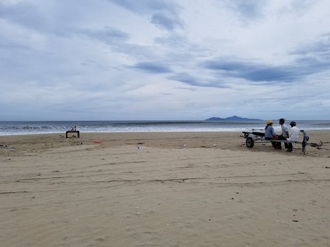Thi thể học sinh tắm biển ở Đà Nẵng được phát hiện cách hiện trường 2km - Ảnh 2. Thi thể học sinh tắm biển ở Đà Nẵng được phát hiện cách hiện trường 2km - Ảnh 2.