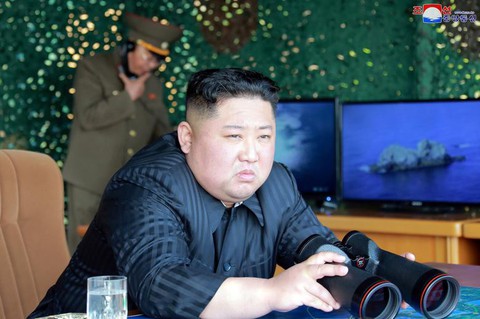 Triều Tiên có tên lửa dẫn đường mới, ông Kim Jong Un xem bắn thử - Ảnh 1. Triều Tiên có tên lửa dẫn đường mới, ông Kim Jong Un xem bắn thử - Ảnh 1.