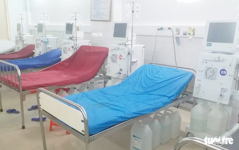 6 bệnh nhân bị sốc, tạm dừng hệ thống chạy thận ở Nghệ An - Ảnh 2. 6 bệnh nhân bị sốc, tạm dừng hệ thống chạy thận ở Nghệ An - Ảnh 2.