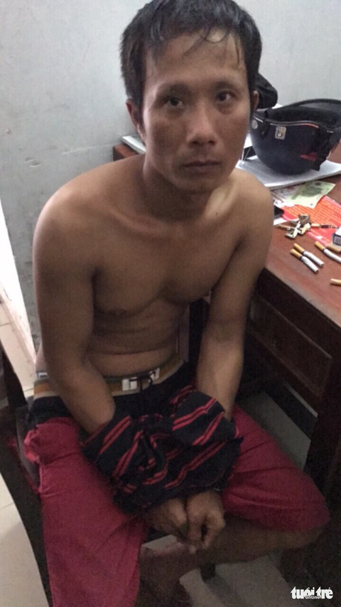 Bắt nghi phạm đâm trọng thương vợ và cháu ruột của mình - Ảnh 1. Bắt nghi phạm đâm trọng thương vợ và cháu ruột của mình - Ảnh 1.
