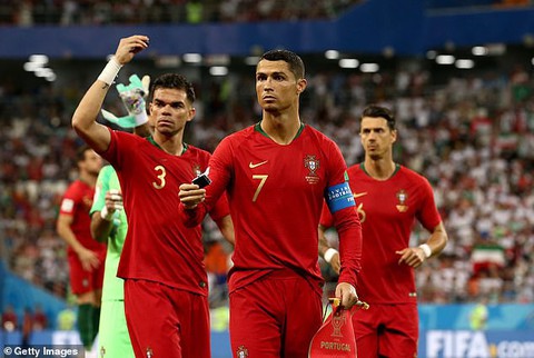 Vì tình bạn, Ronaldo chấp nhận lỗ 35,5 tỉ khi bán nhà cho Pepe - Ảnh 2. Vì tình bạn, Ronaldo chấp nhận lỗ 35,5 tỉ khi bán nhà cho Pepe - Ảnh 2.