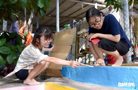 Người trẻ tình nguyện ra chăm chút từng góc đảo Hòn Cau - Ảnh 6. Người trẻ tình nguyện ra chăm chút từng góc đảo Hòn Cau - Ảnh 6.