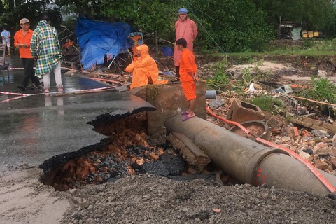 Nước bắt đầu rút ở Phú Quốc, nhưng một số nơi đang mưa tiếp - Ảnh 1. Nước bắt đầu rút ở Phú Quốc, nhưng một số nơi đang mưa tiếp - Ảnh 1.