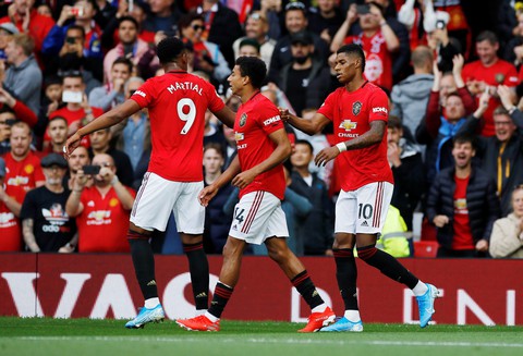 MU ‘đè bẹp’ Chelsea ở ngày ra quân Premier League - Ảnh 1. MU ‘đè bẹp’ Chelsea ở ngày ra quân Premier League - Ảnh 1.