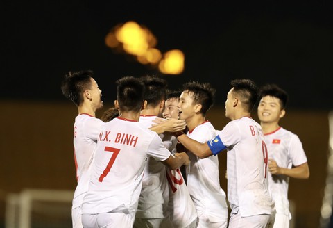Bỏ lỡ gần chục cơ hội, U18 VN chỉ thắng U18 Singapore 3-0 - Ảnh 1. Bỏ lỡ gần chục cơ hội, U18 VN chỉ thắng U18 Singapore 3-0 - Ảnh 1.