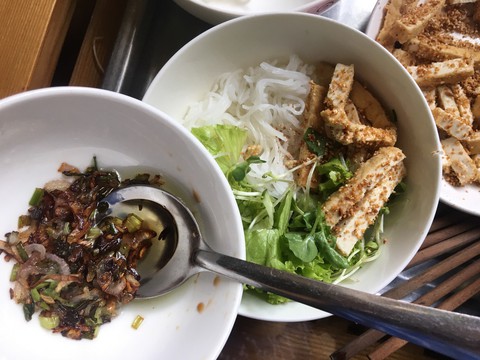 Vu lan, thèm món bún thính rang mẹ làm - Ảnh 4. Vu lan, thèm món bún thính rang mẹ làm - Ảnh 4.