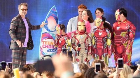 Avengers: Endgame, Spider-man thống trị Teen Choice Awards - Ảnh 1. Avengers: Endgame, Spider-man thống trị Teen Choice Awards - Ảnh 1.