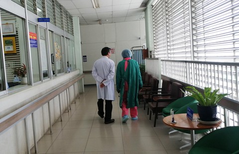 Hồi sinh từ quả tim chuyển vào từ Hà Nội - Ảnh 1. Hồi sinh từ quả tim chuyển vào từ Hà Nội - Ảnh 1.