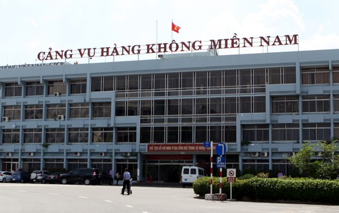 Ra máy bay trễ còn chửi um sùm nhân viên hàng không, phạt 4 triệu - Ảnh 1. Ra máy bay trễ còn chửi um sùm nhân viên hàng không, phạt 4 triệu - Ảnh 1.