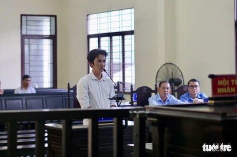 Tài xế tông gãy barie trạm thu phí BOT An Sương lãnh 18 tháng tù - Ảnh 1. Tài xế tông gãy barie trạm thu phí BOT An Sương lãnh 18 tháng tù - Ảnh 1.