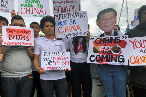 Phó tổng thống Philippines: Dân đang sợ tổng thống bán mình cho Trung Quốc - Ảnh 2. Phó tổng thống Philippines: Dân đang sợ tổng thống bán mình cho Trung Quốc - Ảnh 2.