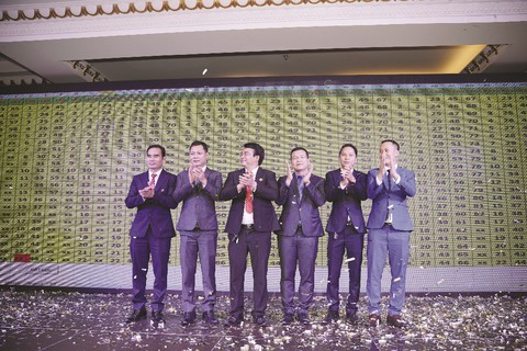 Chen chân chọn sản phẩm Hana Garden Mall - Ảnh 7. Chen chân chọn sản phẩm Hana Garden Mall - Ảnh 7.