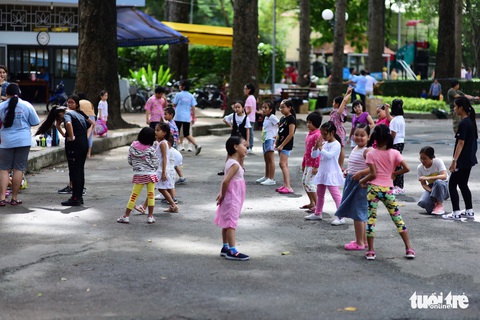 Bí thư Nguyễn Thiện Nhân: Kinh tế TP.HCM phát triển nhưng cây xanh lạc hậu - Ảnh 2. Bí thư Nguyễn Thiện Nhân: Kinh tế TP.HCM phát triển nhưng cây xanh lạc hậu - Ảnh 2.