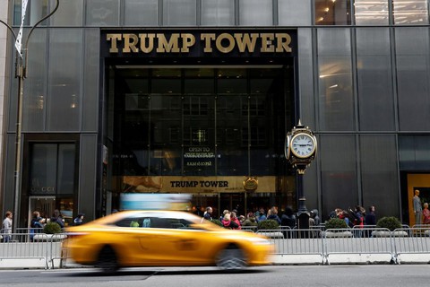 70.000 người Mỹ đòi đổi tên con đường trước nhà Trump thành Barack Obama - Ảnh 2. 70.000 người Mỹ đòi đổi tên con đường trước nhà Trump thành Barack Obama - Ảnh 2.
