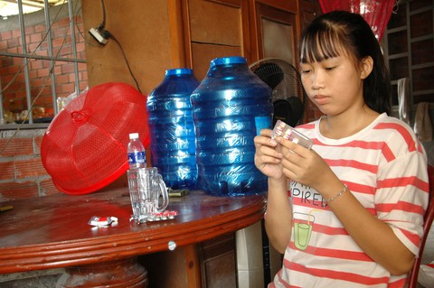 Sự sống mong manh, vẫn băng qua trúng tuyển cao đẳng y - Ảnh 2. Sự sống mong manh, vẫn băng qua trúng tuyển cao đẳng y - Ảnh 2.