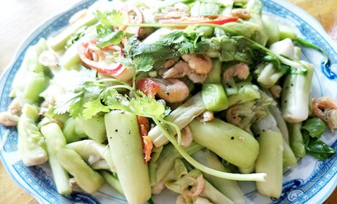 Anh thấy em nhỏ xíu anh thương - Ảnh 1. Anh thấy em nhỏ xíu anh thương - Ảnh 1.