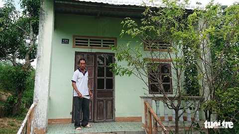 Cha mang tiếng thằng tù giết người, gia đình tan nát - Ảnh 1. Cha mang tiếng thằng tù giết người, gia đình tan nát - Ảnh 1.