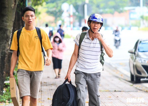 Cùng con lên Sài Gòn nhập học - Ảnh 1. Cùng con lên Sài Gòn nhập học - Ảnh 1.