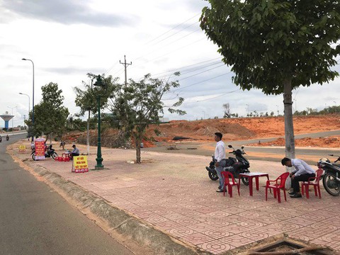 Đầu tư, đầu cơ bất động sản sụt giảm vì khó tiếp cận vốn vay - Ảnh 2. Đầu tư, đầu cơ bất động sản sụt giảm vì khó tiếp cận vốn vay - Ảnh 2.