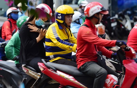 App gọi xe kiểu Grab, Go-Viet... đã thắng thế xe ôm - Ảnh 1. App gọi xe kiểu Grab, Go-Viet... đã thắng thế xe ôm - Ảnh 1.