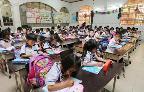 Tăng hơn 75.000 học sinh, TP.HCM xây thêm trường vẫn quá tải - Ảnh 2. Tăng hơn 75.000 học sinh, TP.HCM xây thêm trường vẫn quá tải - Ảnh 2.