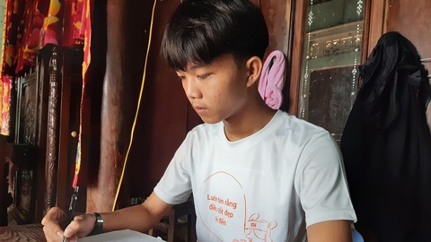Vững chân trên đường đời chông chênh - Ảnh 2. Vững chân trên đường đời chông chênh - Ảnh 2.