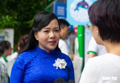 Cán bộ, nhân viên ngành y ký cam kết hạn chế rác thải nhựa - Ảnh 1. Cán bộ, nhân viên ngành y ký cam kết hạn chế rác thải nhựa - Ảnh 1.