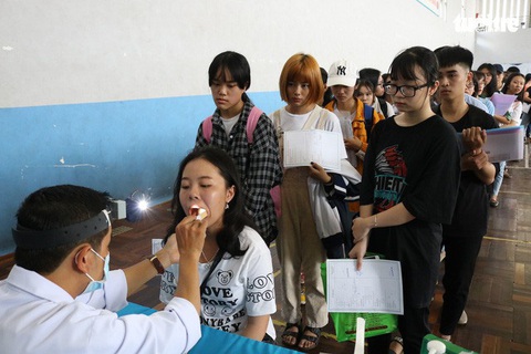 Cùng con lên Sài Gòn nhập học - Ảnh 7. Cùng con lên Sài Gòn nhập học - Ảnh 7.
