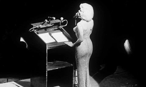 Marilyn Monroe và những chiếc váy đấu giá từ chục ngàn đến triệu USD - Ảnh 7. Marilyn Monroe và những chiếc váy đấu giá từ chục ngàn đến triệu USD - Ảnh 7.