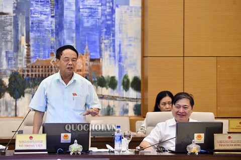 Xảy ra cháy, trực thăng cũng chẳng giải quyết được gì - Ảnh 2. Xảy ra cháy, trực thăng cũng chẳng giải quyết được gì - Ảnh 2.