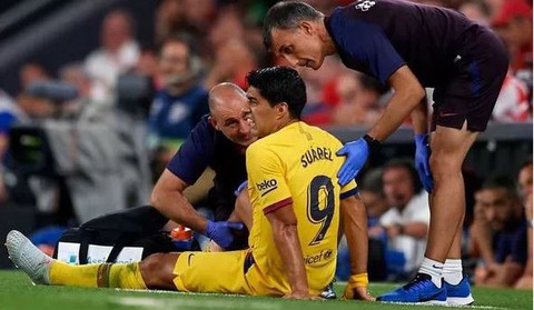 Đã không ghi bàn, Luis Suarez còn bị chấn thương phải rời sân - Ảnh 2. Đã không ghi bàn, Luis Suarez còn bị chấn thương phải rời sân - Ảnh 2.