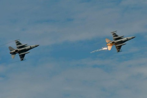 Trung Quốc lên án Mỹ bán lô F-16 giá 8 tỉ USD cho Đài Loan - Ảnh 1. Trung Quốc lên án Mỹ bán lô F-16 giá 8 tỉ USD cho Đài Loan - Ảnh 1.