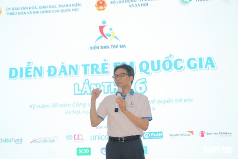 Phó thủ tướng Vũ Đức Đam: Đừng để thông điệp chỉ ở trên bàn giấy - Ảnh 2. Phó thủ tướng Vũ Đức Đam: Đừng để thông điệp chỉ ở trên bàn giấy - Ảnh 2.