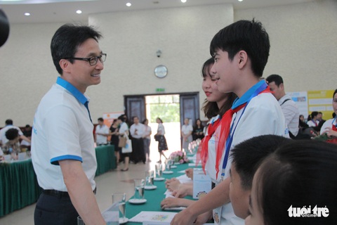 Phó thủ tướng Vũ Đức Đam: Đừng để thông điệp chỉ ở trên bàn giấy - Ảnh 1. Phó thủ tướng Vũ Đức Đam: Đừng để thông điệp chỉ ở trên bàn giấy - Ảnh 1.