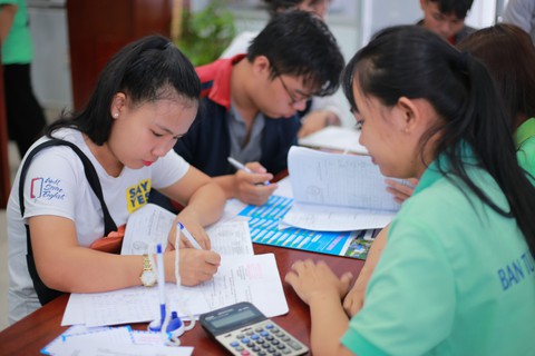 Trường công, trường tư đều xét tuyển bổ sung - Ảnh 1. Trường công, trường tư đều xét tuyển bổ sung - Ảnh 1.