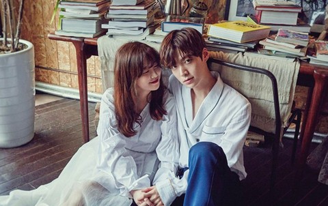 Ahn Jae Hyun đề nghị Goo Hye Sun nộp chứng cứ ngoại tình cho tòa án - Ảnh 3. Ahn Jae Hyun đề nghị Goo Hye Sun nộp chứng cứ ngoại tình cho tòa án - Ảnh 3.
