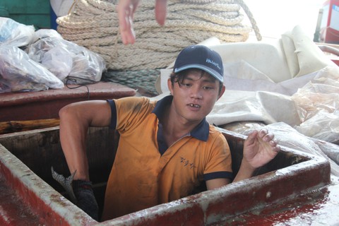 Ngư dân Việt Nam kể chuyện cứu 22 thuyền viên Philippines bị tàu Trung Quốc đâm - Ảnh 7. Ngư dân Việt Nam kể chuyện cứu 22 thuyền viên Philippines bị tàu Trung Quốc đâm - Ảnh 7.