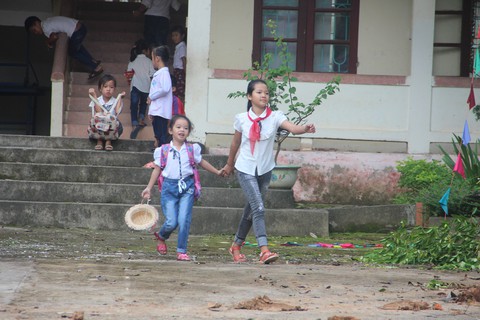 Học trò vùng lũ Na Mèo rộn ràng ngày tựu trường - Ảnh 7. Học trò vùng lũ Na Mèo rộn ràng ngày tựu trường - Ảnh 7.