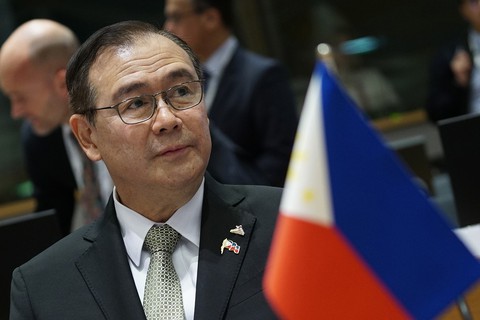 Philippines chính thức phản đối tàu chiến Trung Quốc xâm phạm EEZ - Ảnh 1. Philippines chính thức phản đối tàu chiến Trung Quốc xâm phạm EEZ - Ảnh 1.