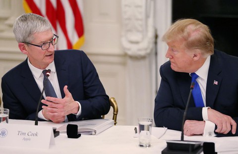 Ông Trump tiết lộ nội dung cuộc nói chuyện với lãnh đạo Apple - Ảnh 1. Ông Trump tiết lộ nội dung cuộc nói chuyện với lãnh đạo Apple - Ảnh 1.
