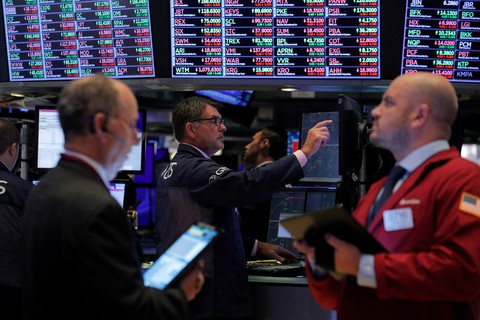 Chứng khoán Mỹ từ xanh thành đỏ sau khi ông Trump nói áp thuế Trung Quốc - Ảnh 1. Chứng khoán Mỹ từ xanh thành đỏ sau khi ông Trump nói áp thuế Trung Quốc - Ảnh 1.