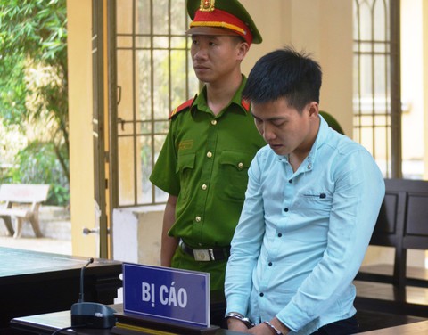 Gã thanh niên hiếp dâm bé gái lớp 1 lãnh 20 năm tù giam - Ảnh 1. Gã thanh niên hiếp dâm bé gái lớp 1 lãnh 20 năm tù giam - Ảnh 1.