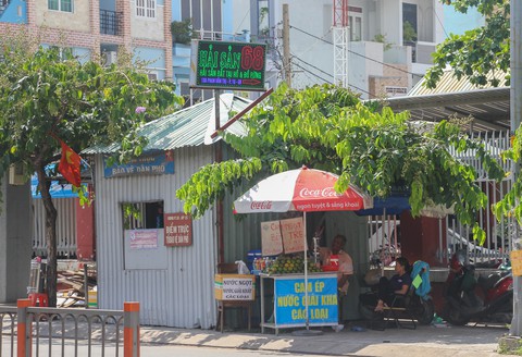 TP.HCM: nhiều chốt bảo vệ dân phố, dân phòng để chơi không - Ảnh 4. TP.HCM: nhiều chốt bảo vệ dân phố, dân phòng để chơi không - Ảnh 4.