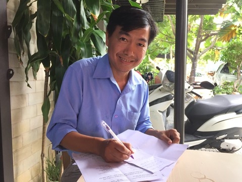 Người thầy cứ giới thiệu là học sinh được học bổng Tiếp sức đến trường - Ảnh 1. Người thầy cứ giới thiệu là học sinh được học bổng Tiếp sức đến trường - Ảnh 1.
