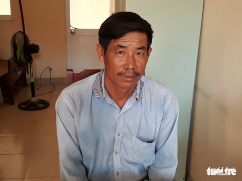 Dùng kiếm uy hiếp bộ đội biên phòng, giải vây đồng bọn khai thác cát trái phép - Ảnh 2. Dùng kiếm uy hiếp bộ đội biên phòng, giải vây đồng bọn khai thác cát trái phép - Ảnh 2.